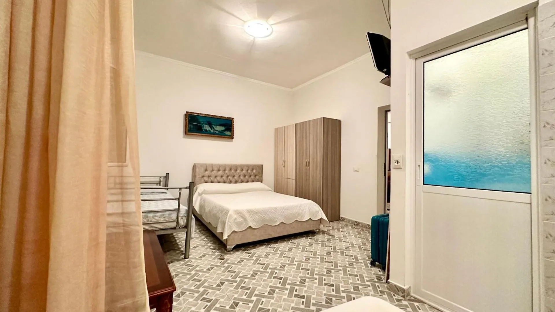 Dora Guesthouse Vlore Homestay