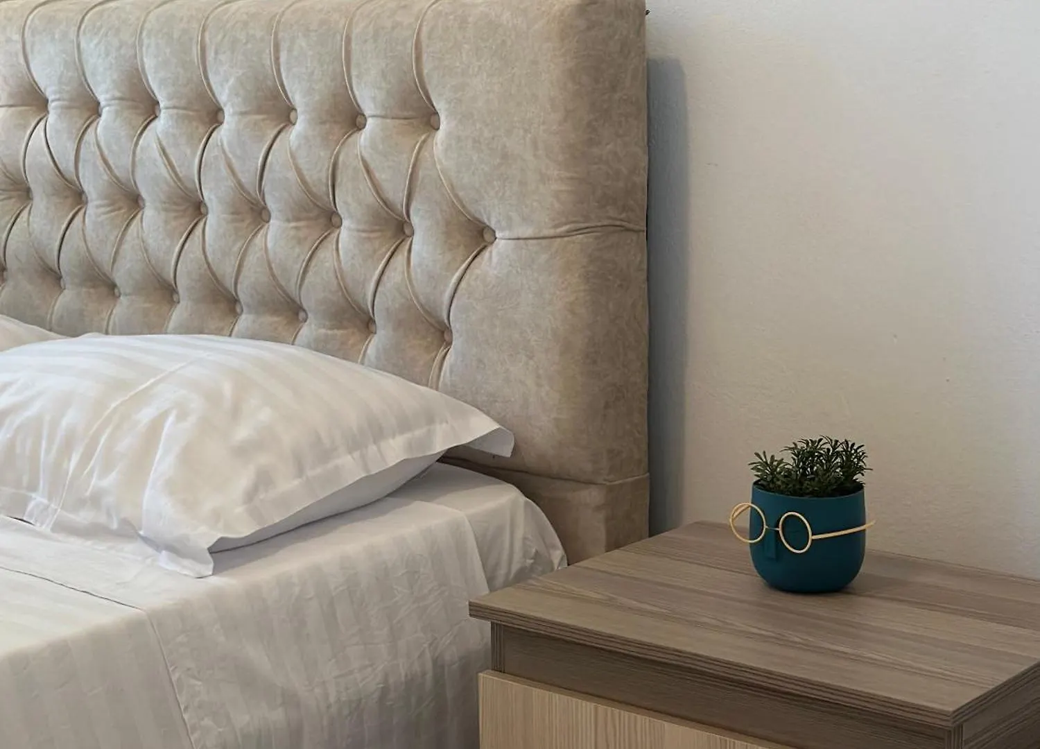 Dora Guesthouse Vlore 0*,  Albania